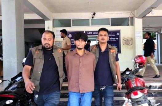 তাজমিন হত্যা: কথিত প্রেমিক রাজুকে কুমিল্লা পুলিশের কাছে হস্তান্তর